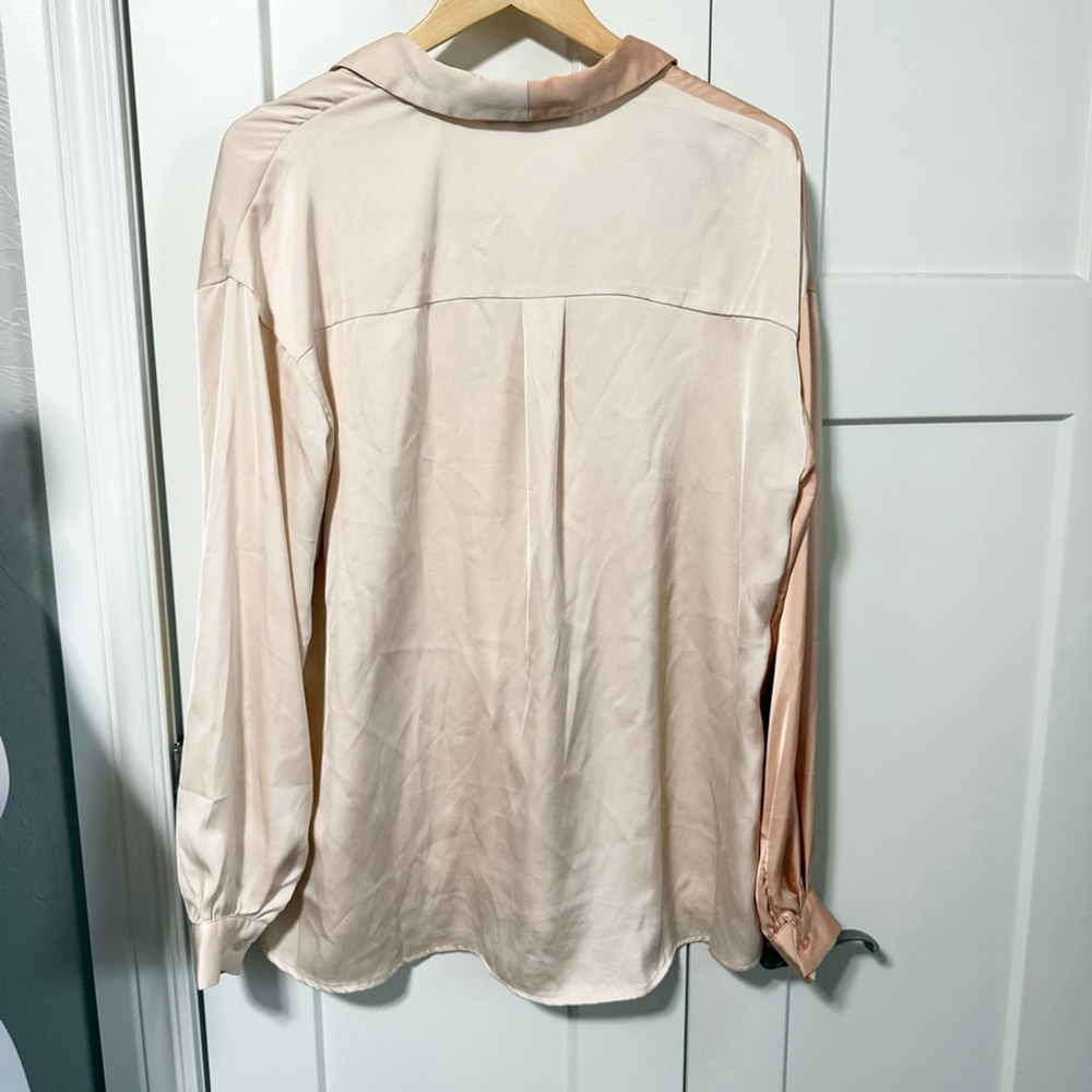 Strut & Bolt Elegant Two-Tone Women's button down Blouse Size Large - Picture 4 of 8